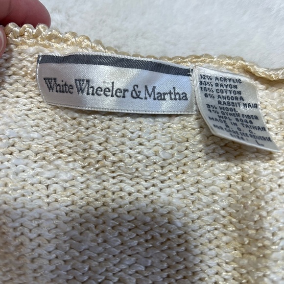White wheeler & Martha rabbit hair sweater size large - Picture 4 of 6